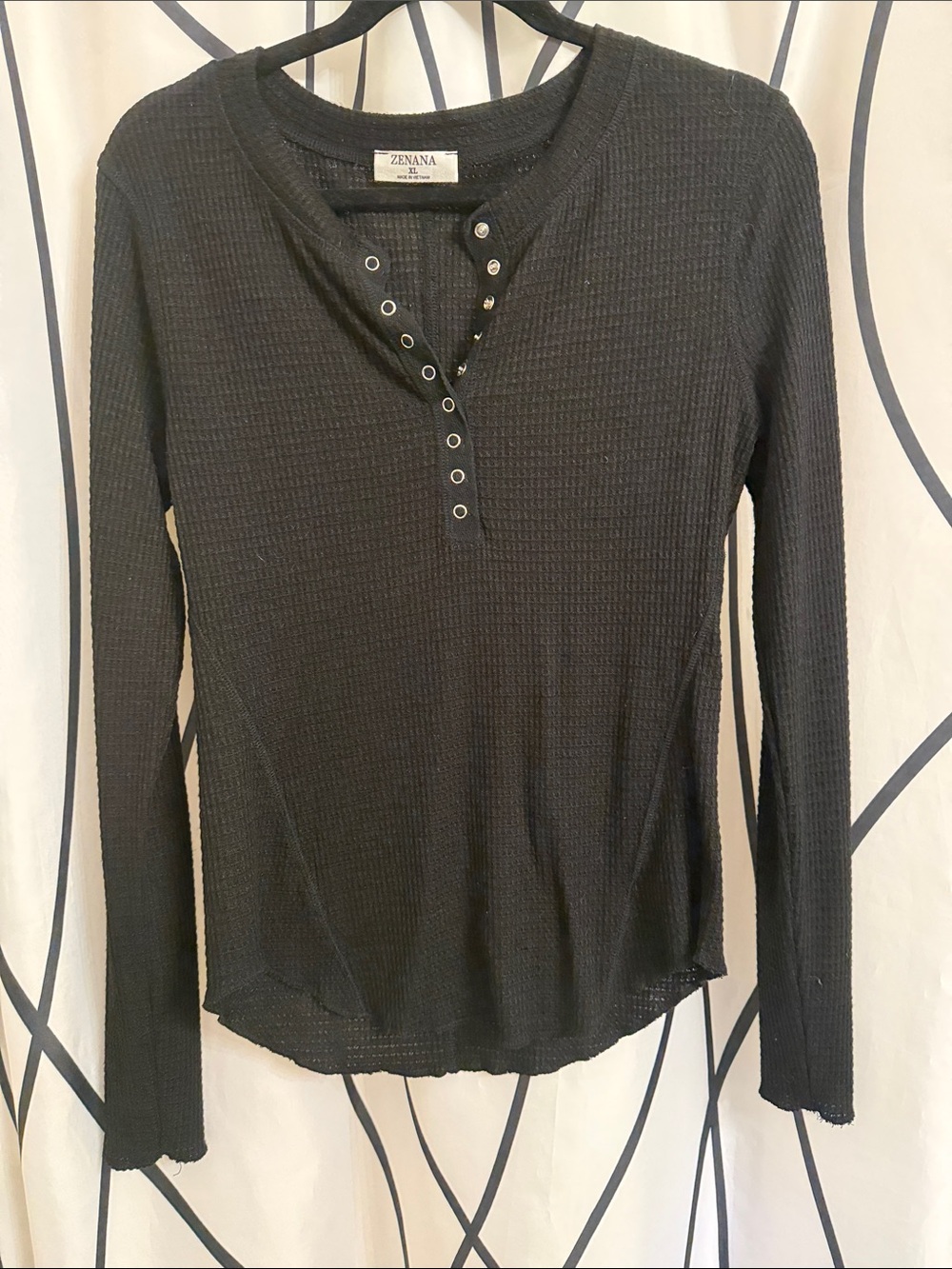 NWOT Zenana Outfitters Black Waffle Long-Sleeve Henley Top - XL